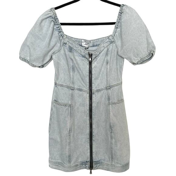 NWT OnTwelve Womens Heart Shaped Mini Denim Dress Light Wash Size Small - Picture 3 of 8